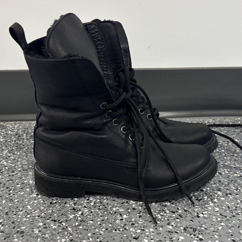 L'INTERVALLE Black Combat Boots